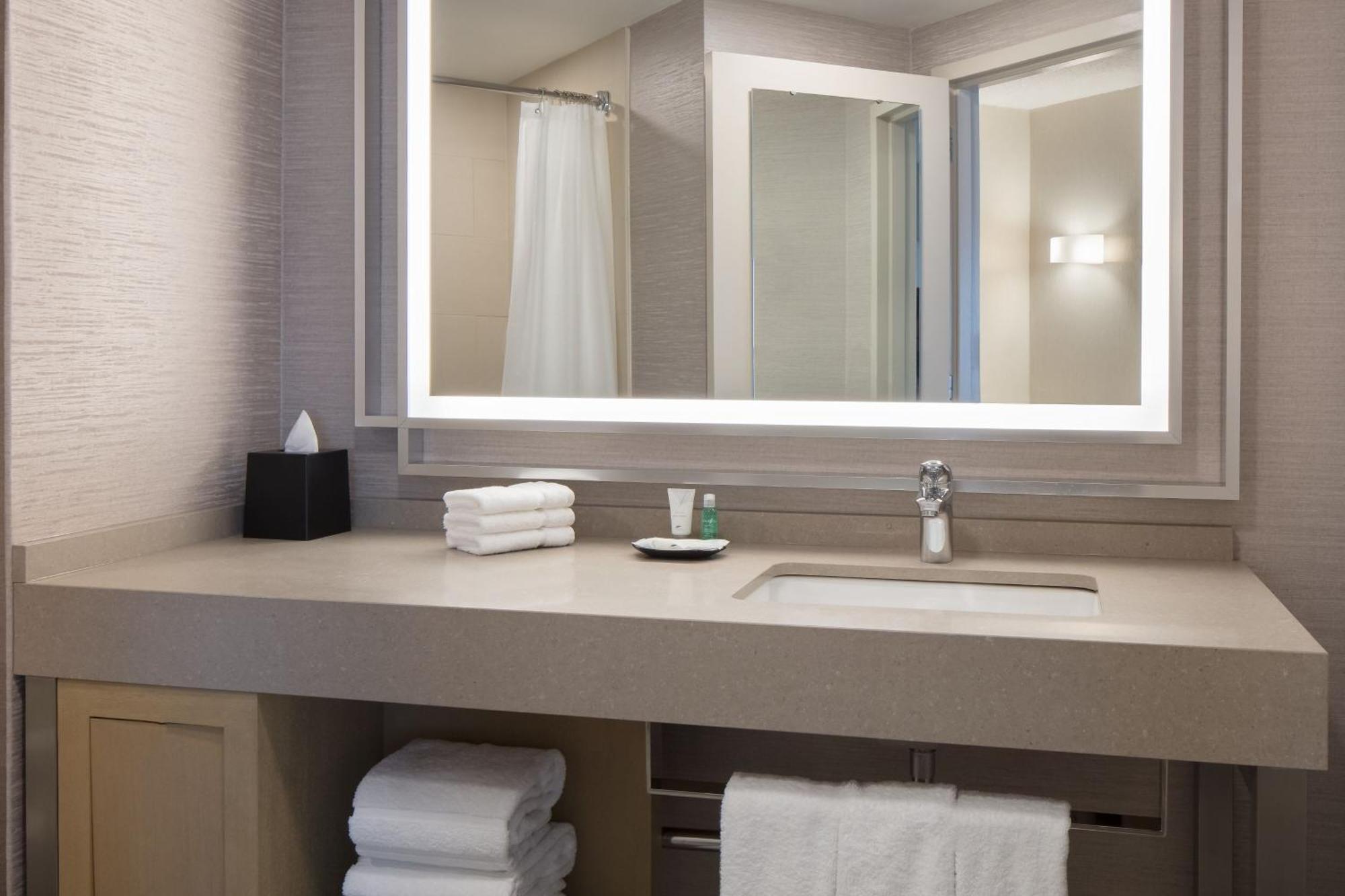 The Westin Kansas City At Crown Center Dış mekan fotoğraf